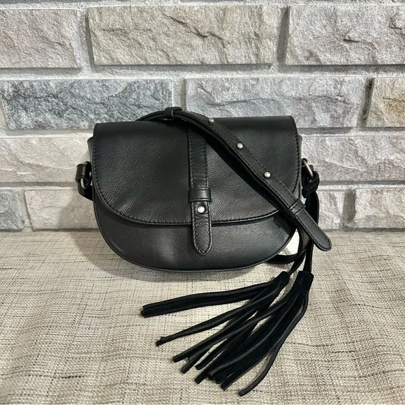 American Eagle Italian Leather Crossbody Bag Black Tassel Fringe EUC Boho AE - Picture 1 of 7